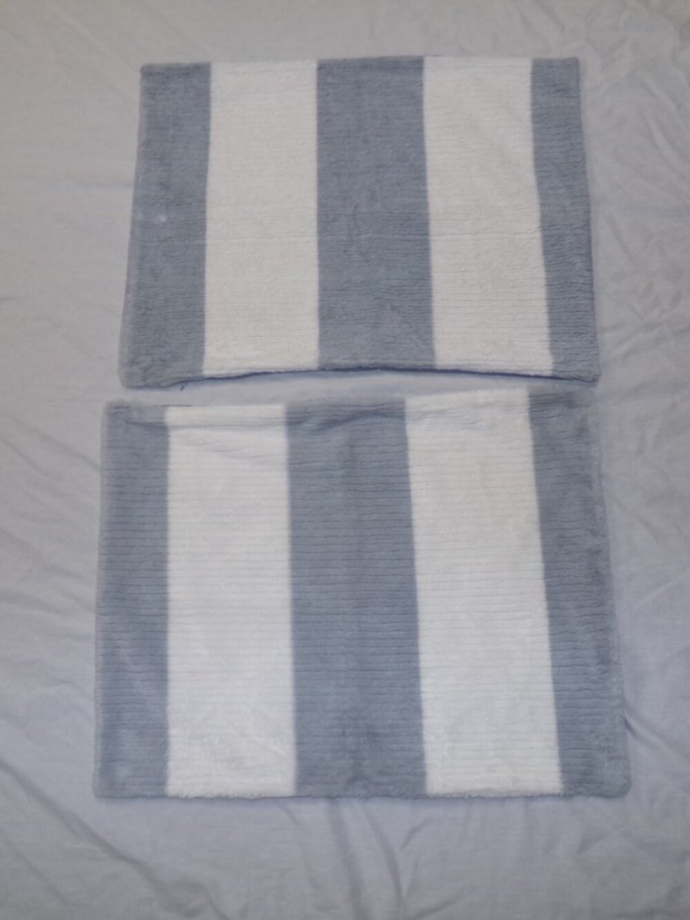 Set Of 2 UGG Koolaburra Gray Ivory Stripe Silky Furry Fleece Pillow Shams Covers